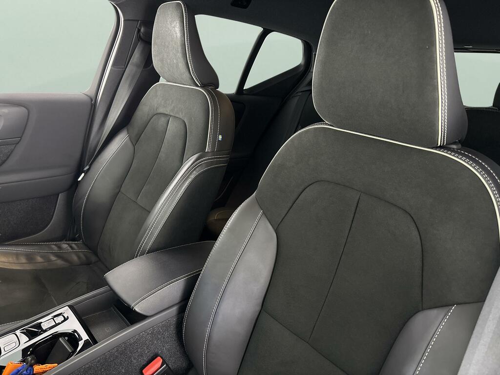 Volvo XC40 2.0 B4p Plus Dark Awd  #25