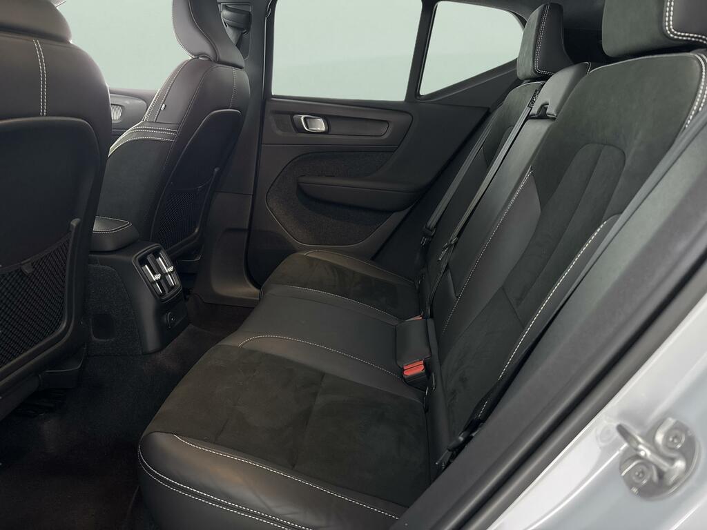 Volvo XC40 2.0 B4p Plus Dark Awd  #15