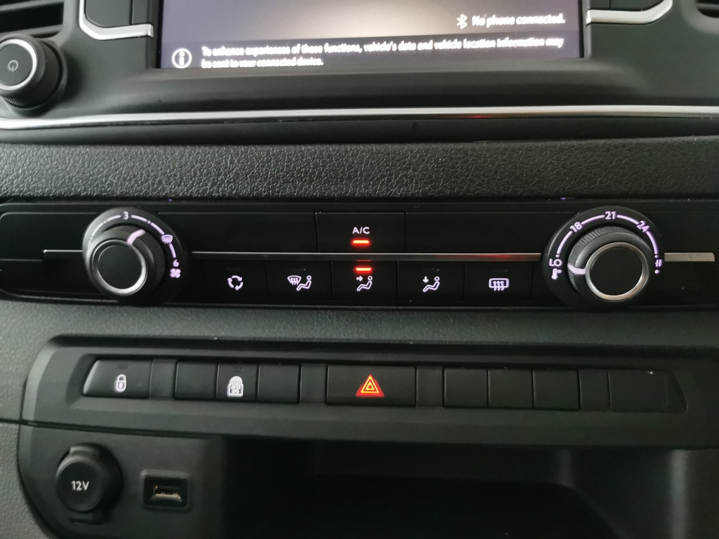 Vauxhall Vivaro 1.5L Sportive White #25