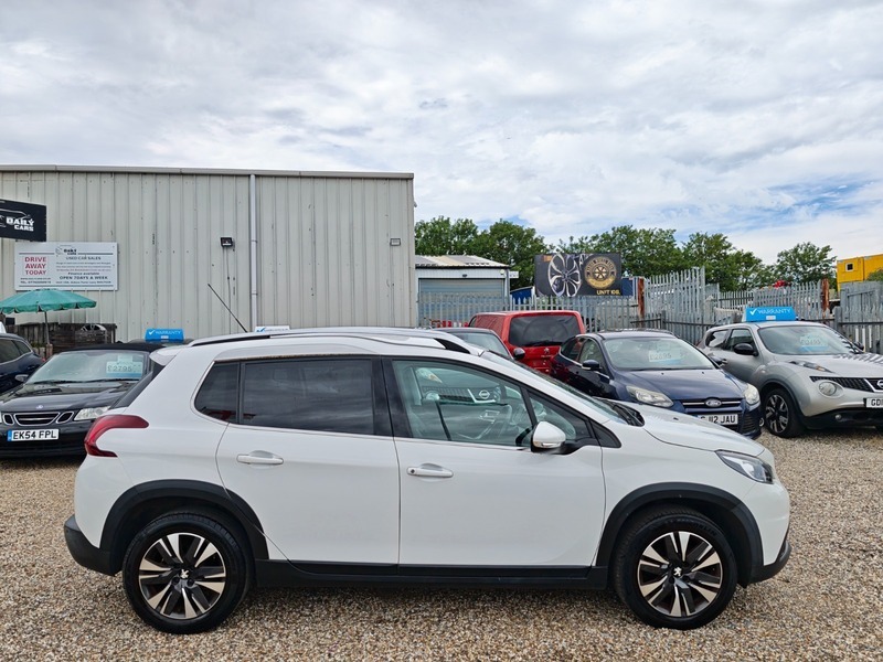 Peugeot 2008 Allure White #6