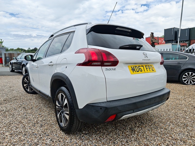 Peugeot 2008 Allure White #2