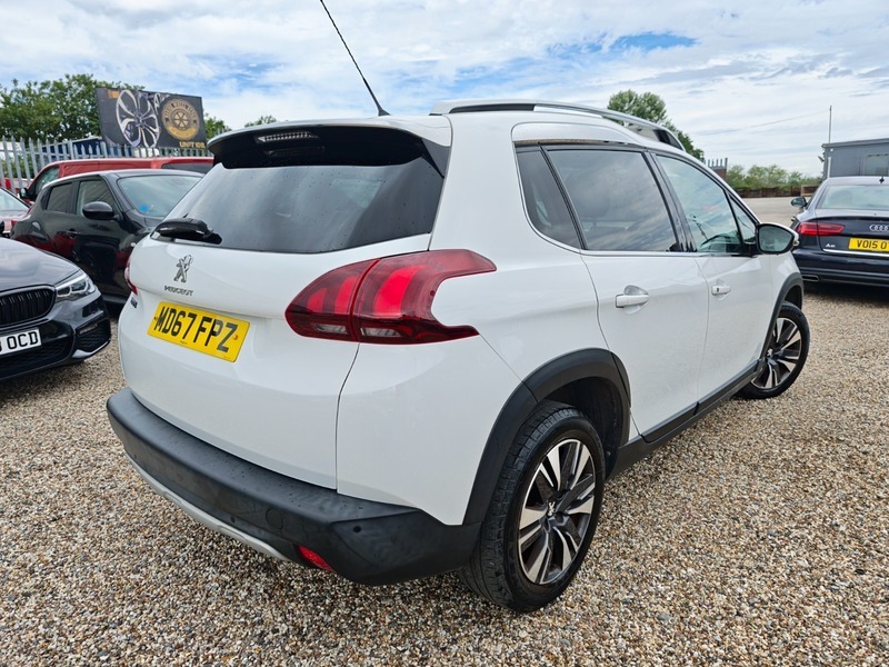 Peugeot 2008 Allure White #4