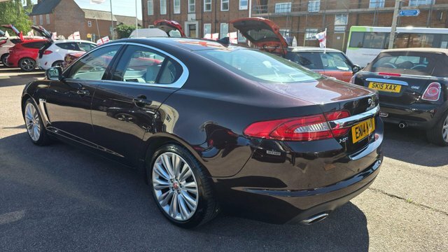 Jaguar XF 3.0D V6 Portfolio Euro 5 Ss Red #4