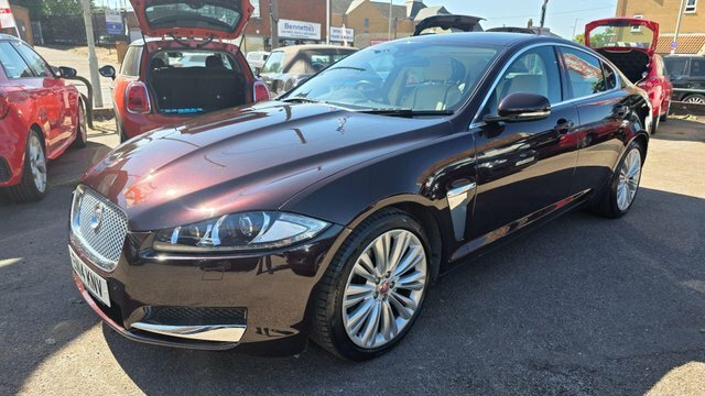 Jaguar XF 3.0D V6 Portfolio Euro 5 Ss Red #3