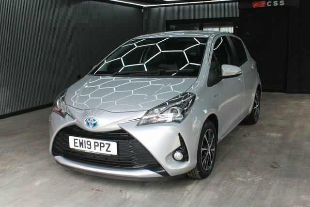 Toyota Yaris 1.5 Vvt-h Icon Tech Hatchback Hybrid E- Silver #2