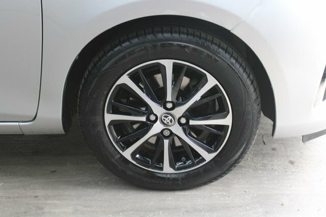Toyota Yaris 1.5 Vvt-h Icon Tech Hatchback Hybrid E- Silver #5