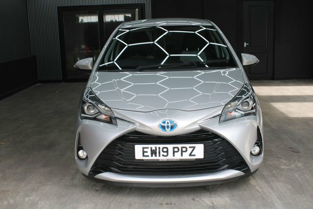 Toyota Yaris 1.5 Vvt-h Icon Tech Hatchback Hybrid E- Silver