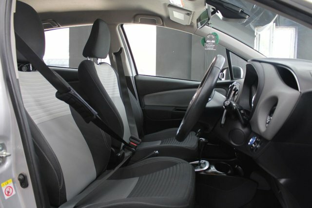 Toyota Yaris Hatchback Blue #23