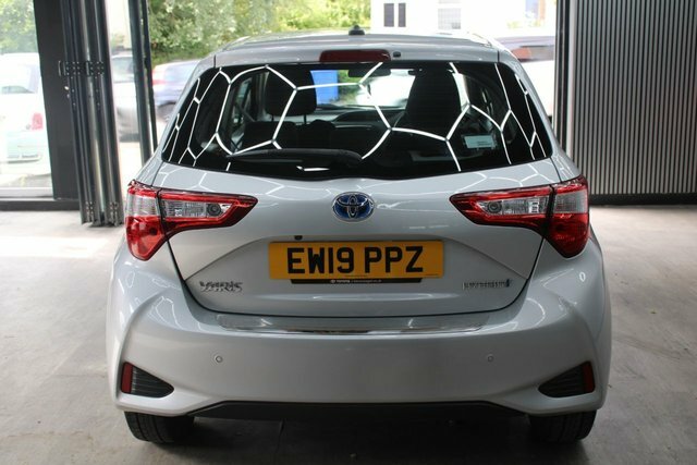 Toyota Yaris Hatchback Blue #9