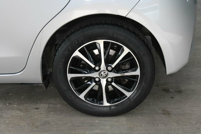 Toyota Yaris Hatchback Blue #13