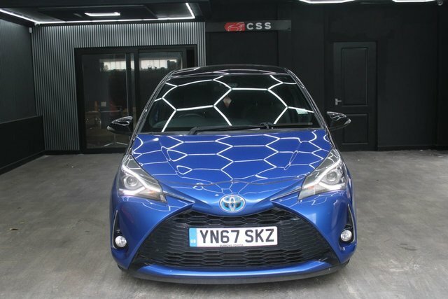 Toyota Yaris 1.5 Vvt-h Blue Bi-tone Hatchback Hybrid Blue