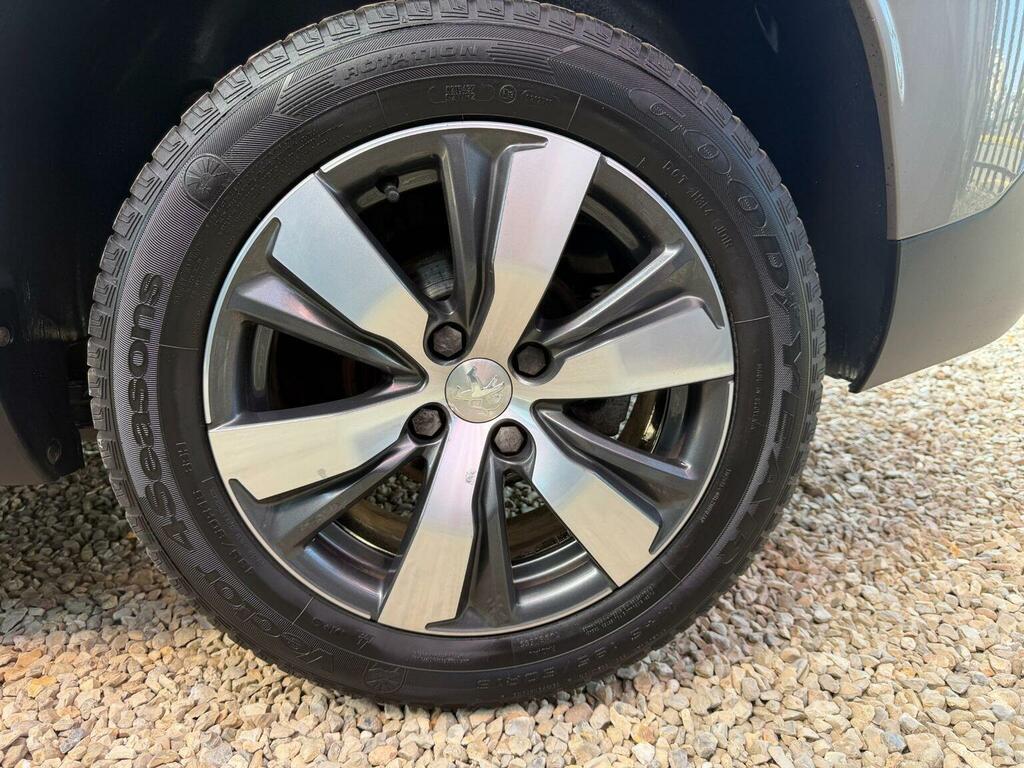 Peugeot 2008 1.2 Puretech Active 82 Bhp Grey #32