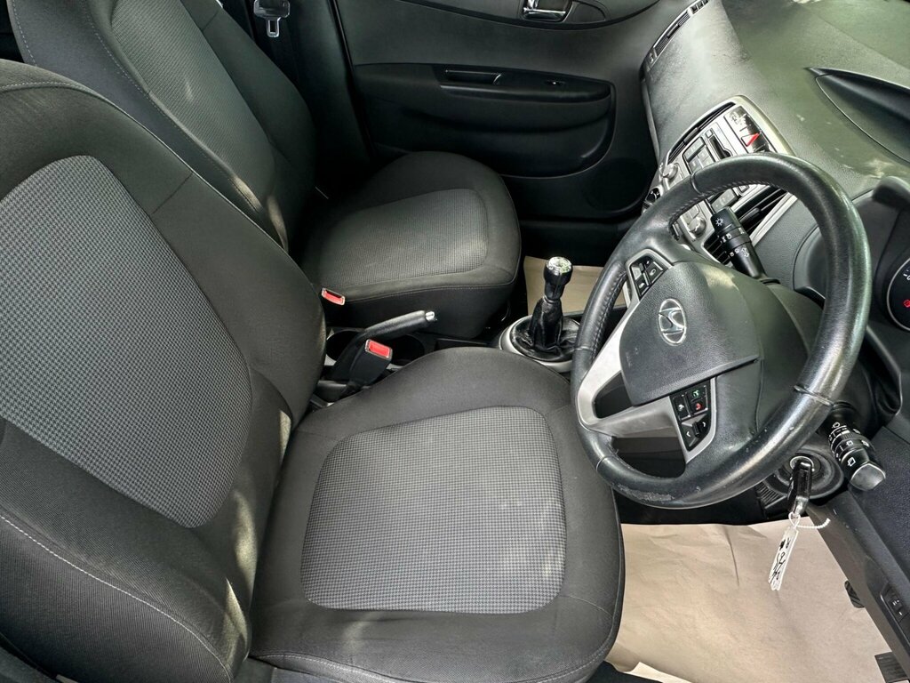 Hyundai I20 Active Black #20