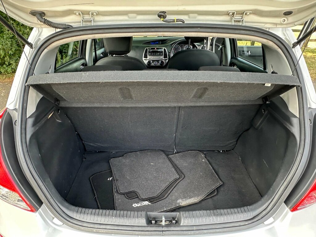 Hyundai I20 Active Black #46