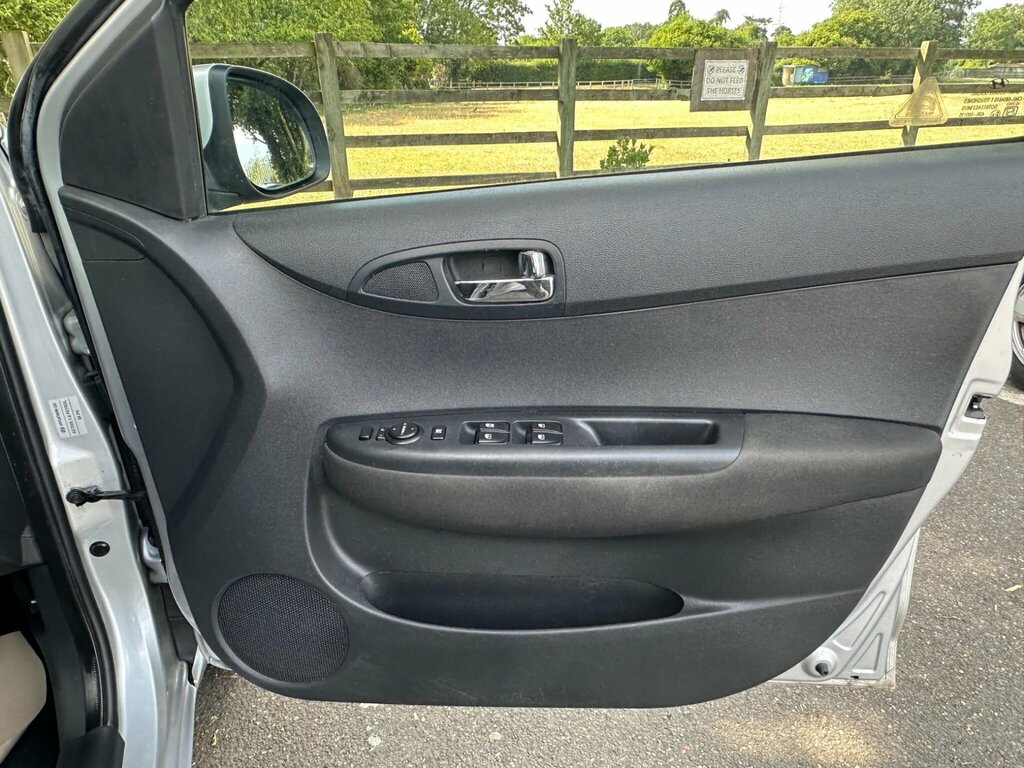 Hyundai I20 Active Black #40