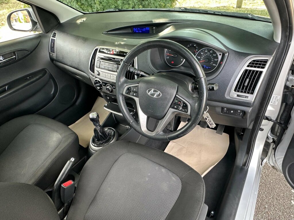 Hyundai I20 Active Black #18
