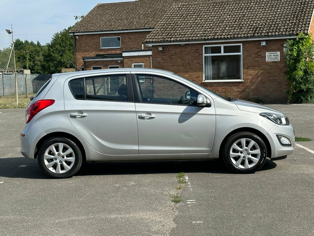 Hyundai I20 Active Black #9
