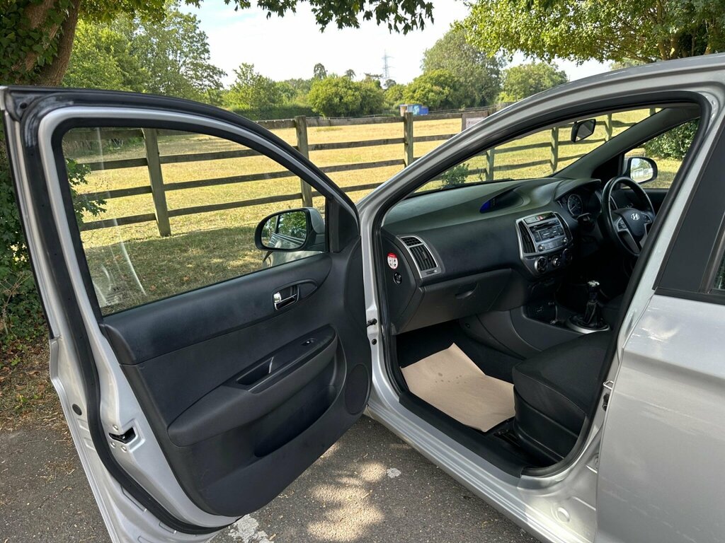 Hyundai I20 Active Black #36