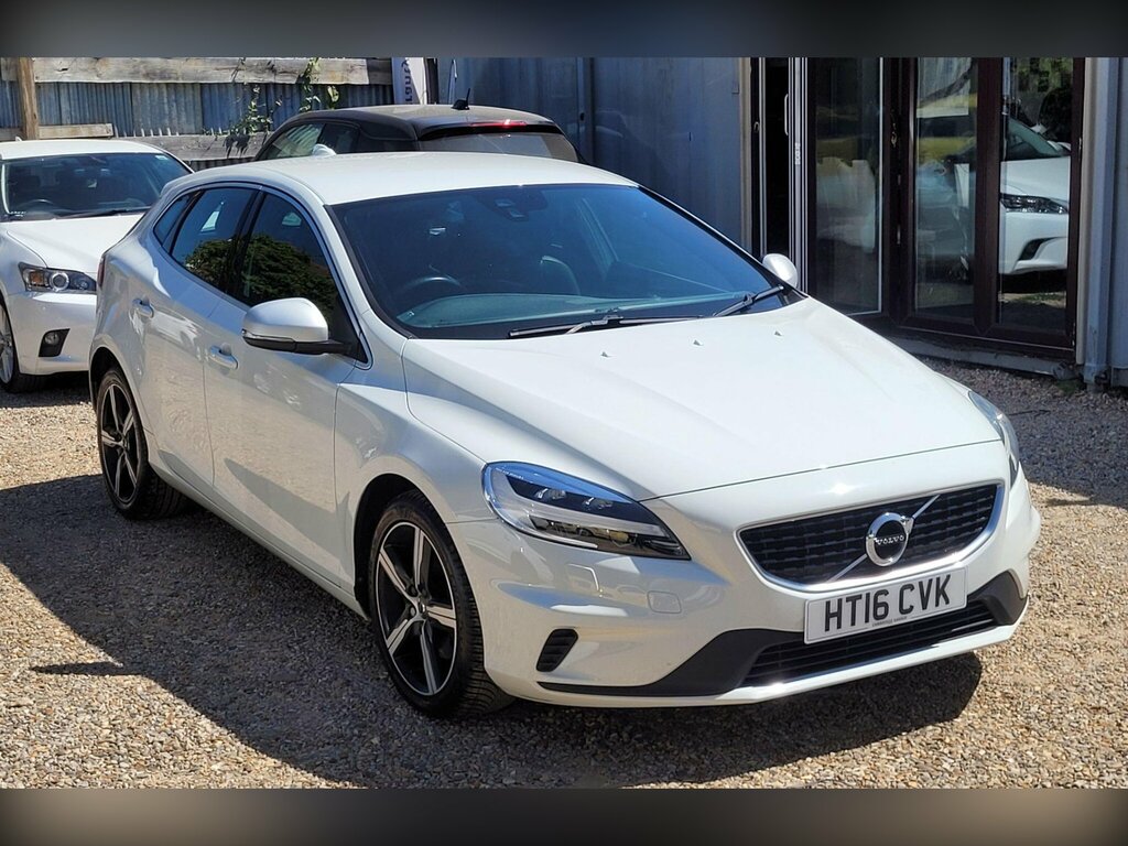 Volvo V40 2.0 T2 R-design Euro 6 Ss HT16CVK White #4