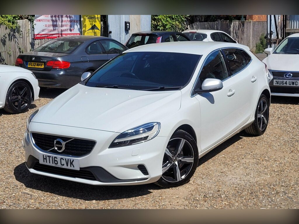 Volvo V40 2.0 T2 R-design Euro 6 Ss HT16CVK White #2