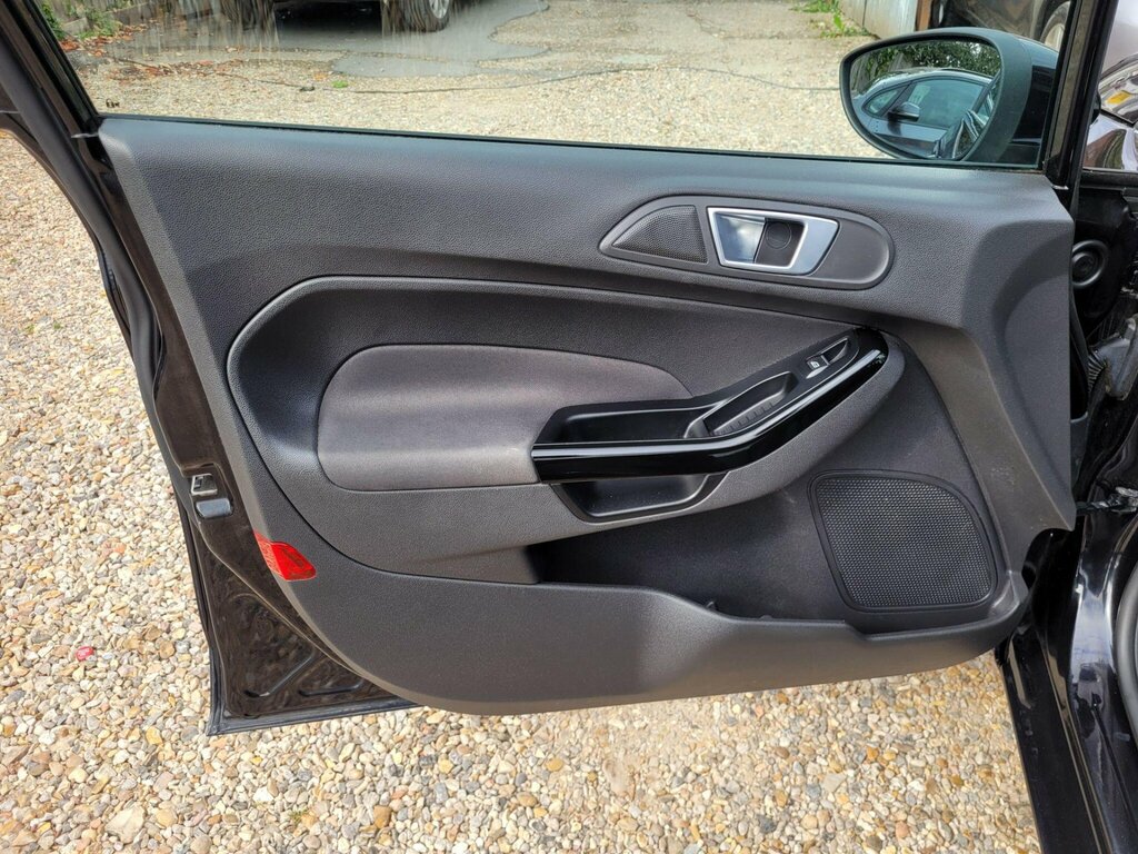 Ford Fiesta 1.3 Style Red #36