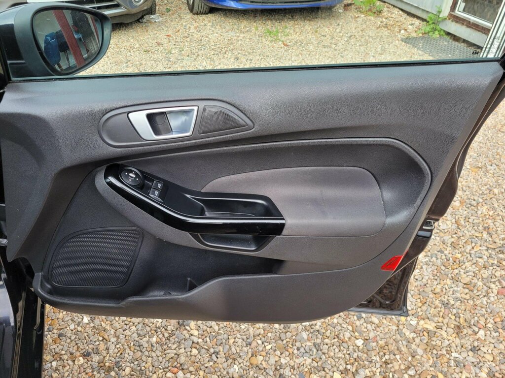 Ford Fiesta 1.3 Style Red #20