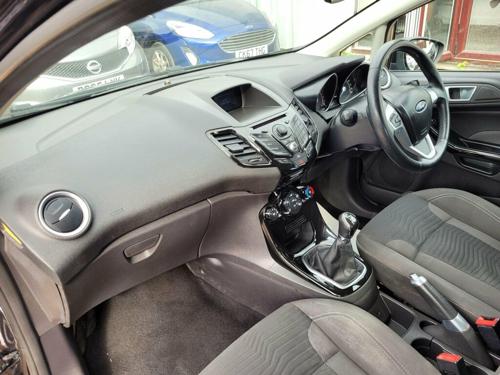 Ford Fiesta 1.3 Style Red #37