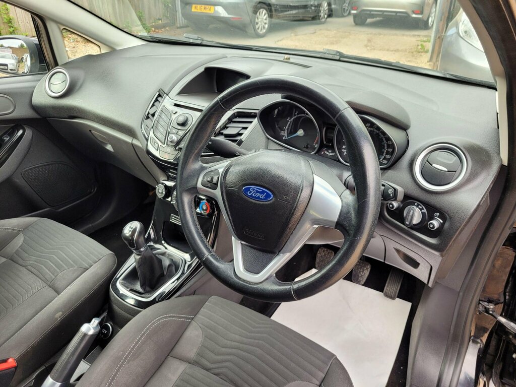 Ford Fiesta 1.3 Style Red #21