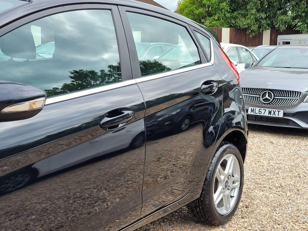 Ford Fiesta 1.3 Style Red #9