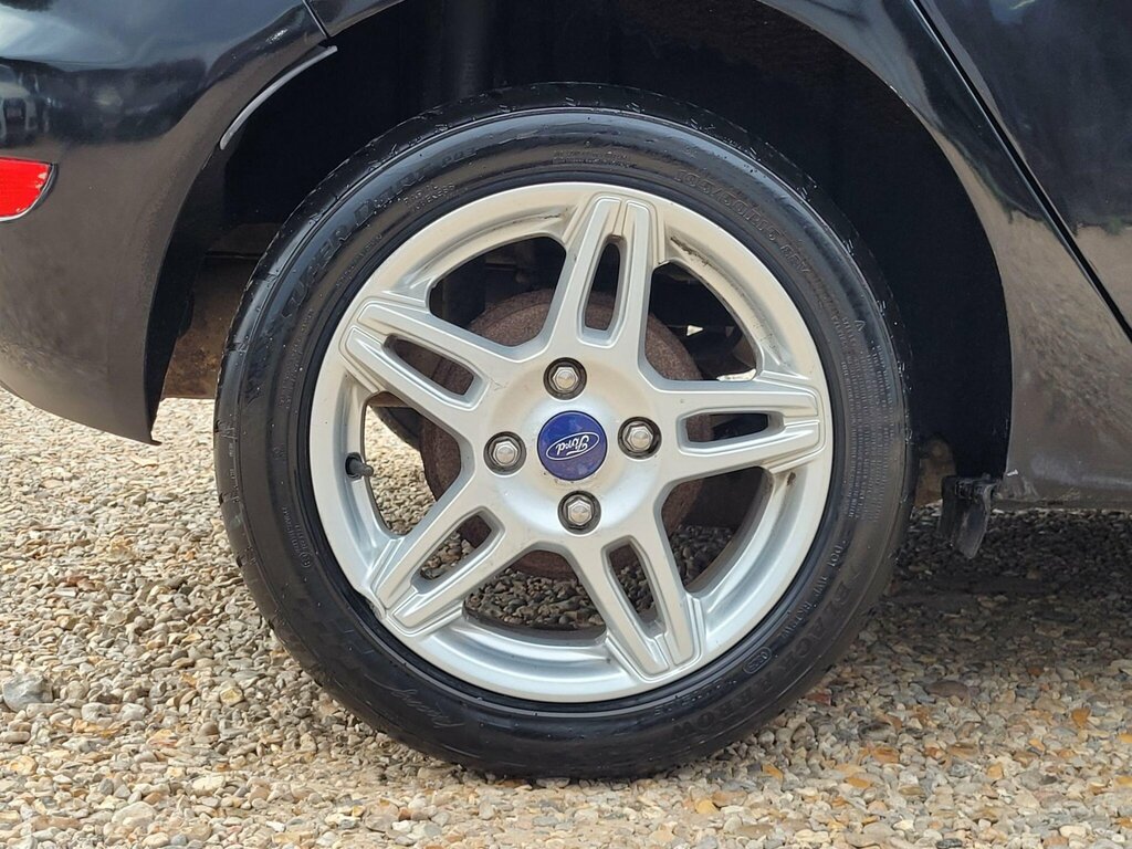 Ford Fiesta 1.3 Style Red #16