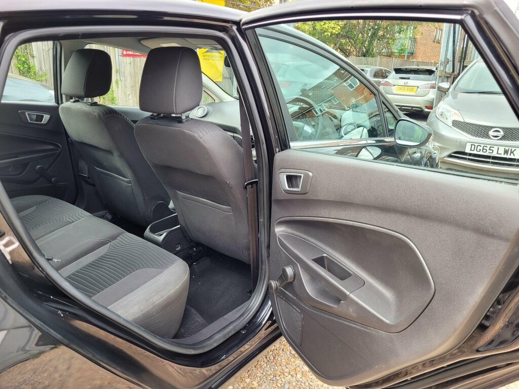 Ford Fiesta 1.3 Style Red #25