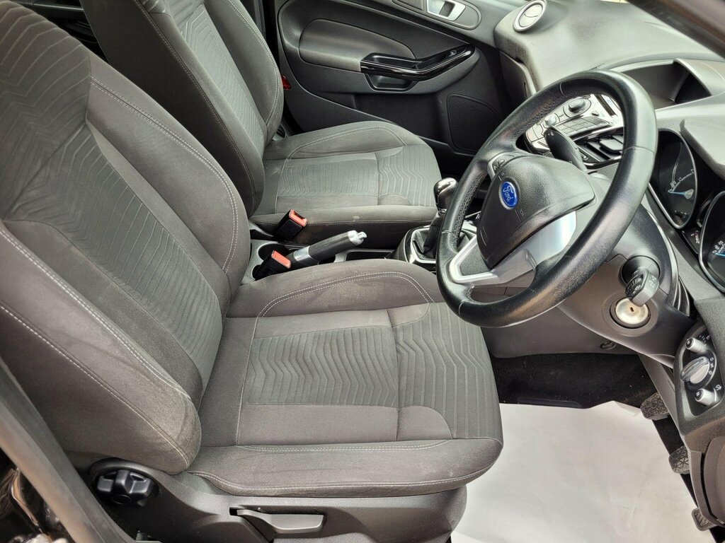 Ford Fiesta 1.3 Style Red #23