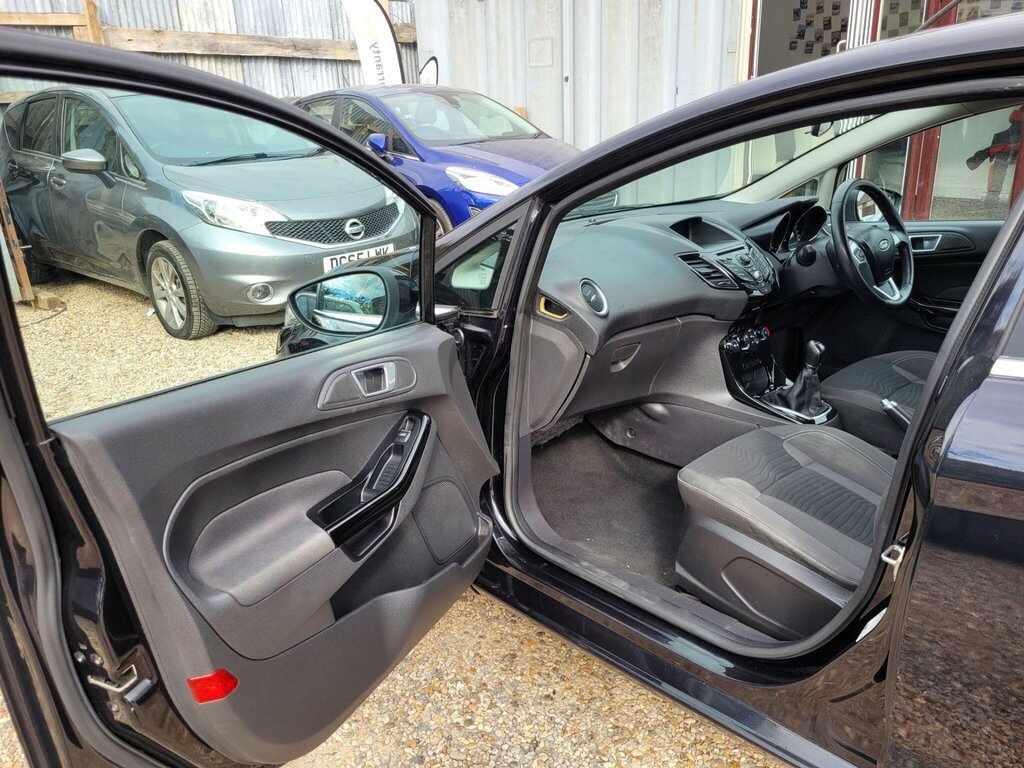 Ford Fiesta 1.3 Style Red #35