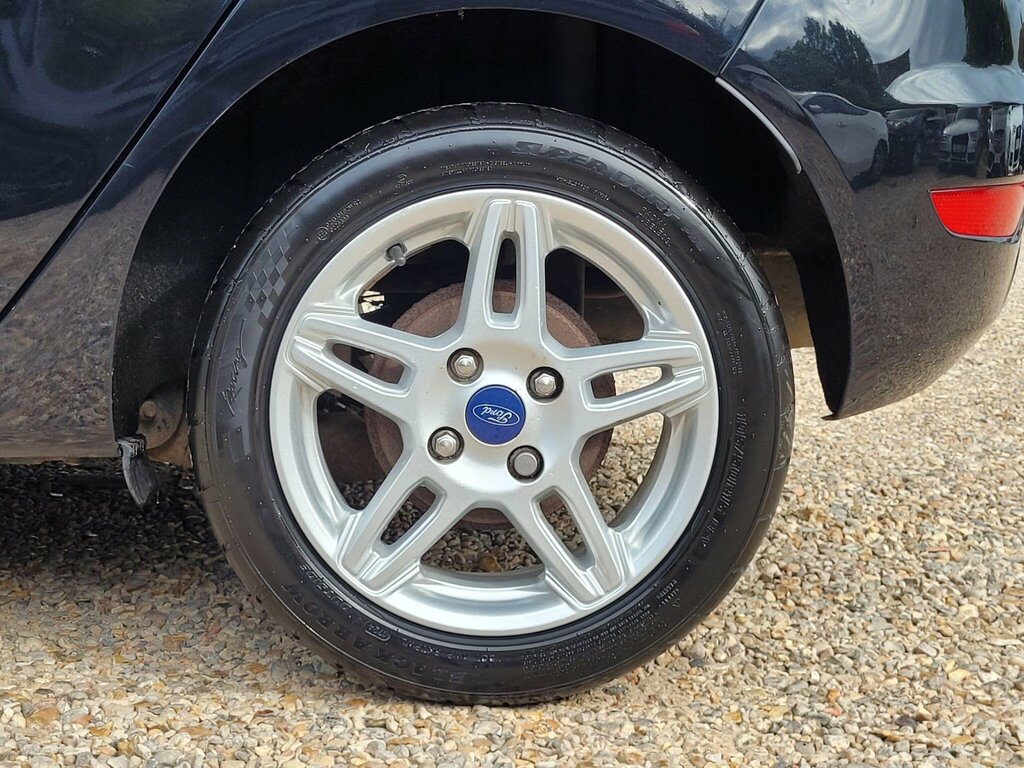 Ford Fiesta 1.3 Style Red #17