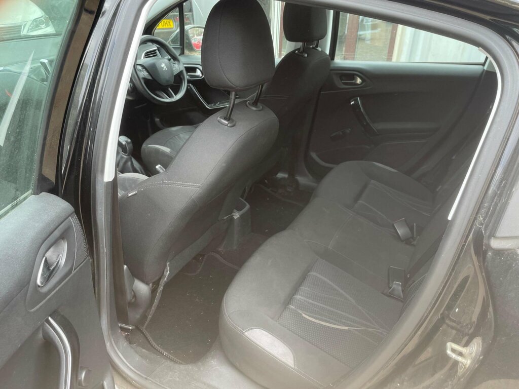Peugeot 208 2013 13 Active #11