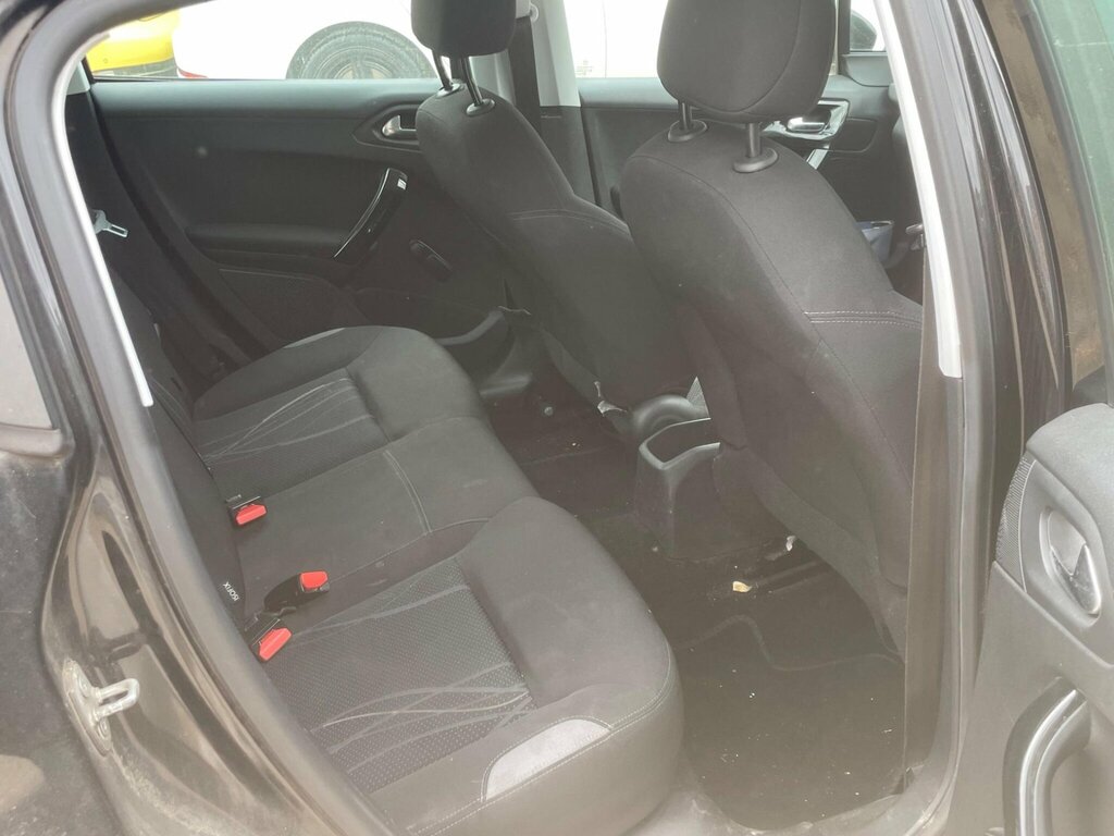 Peugeot 208 2013 13 Active #8
