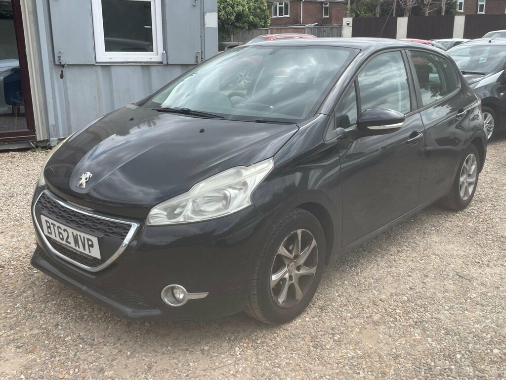 Peugeot 208 1.4 Hdi Active Euro 5 Black #3