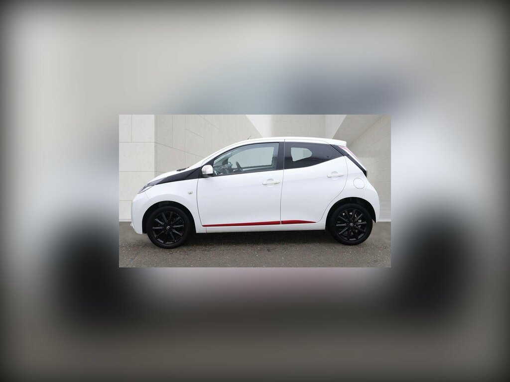 Toyota Aygo 1.0 Vvt-i X-press Euro 6 Safety Sense White #2