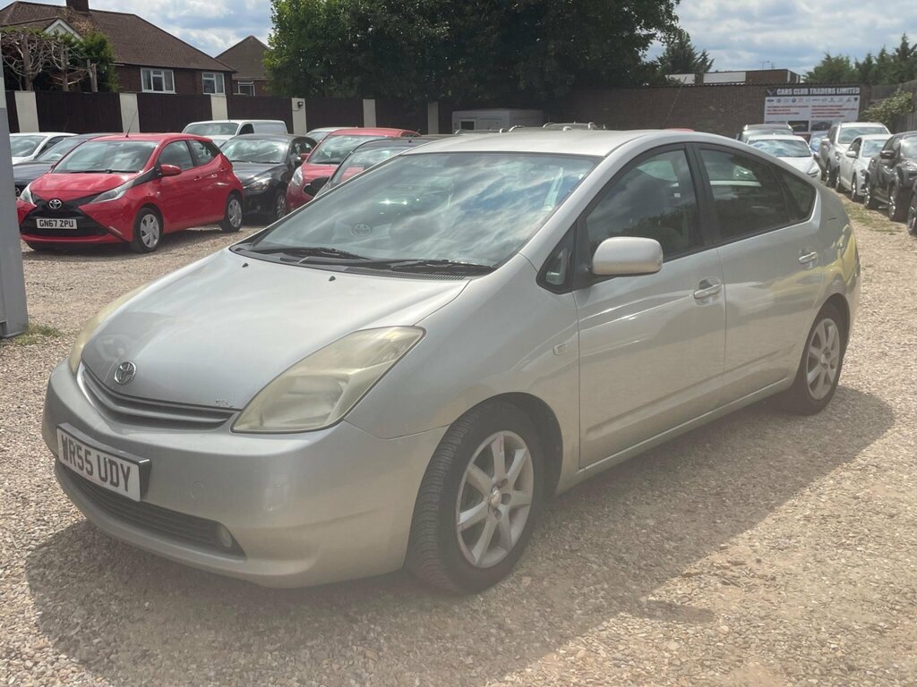 Toyota Prius 1.5 T4 Cvt Silver #3