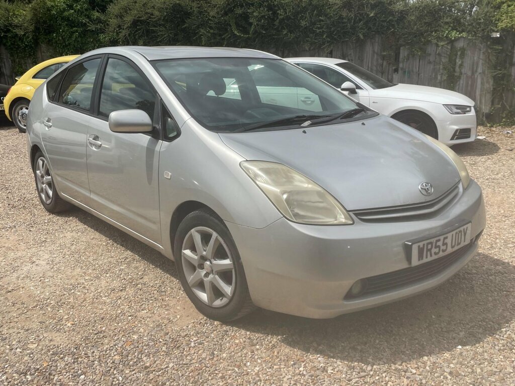 Toyota Prius 1.5 T4 Cvt Silver