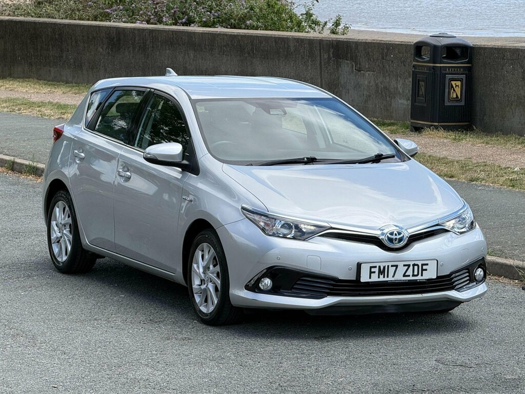 Toyota Auris 1.8 Vvt-h Business Edition Hatchback Hy Silver