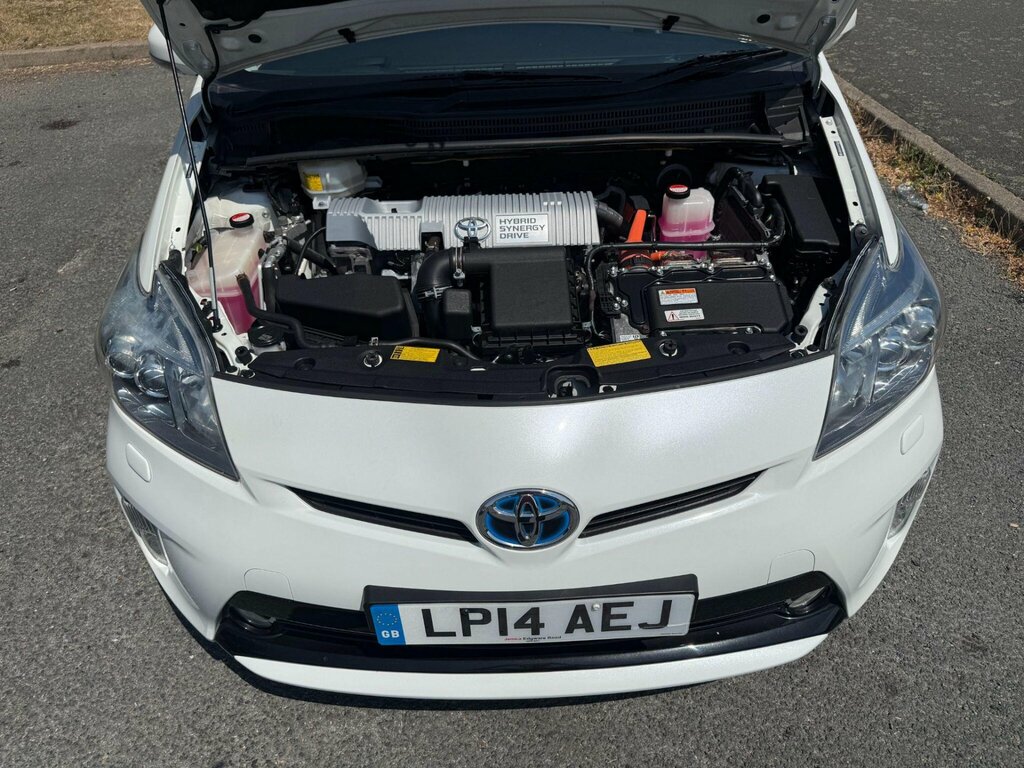 Toyota Prius Tspirit 5dr Red #20