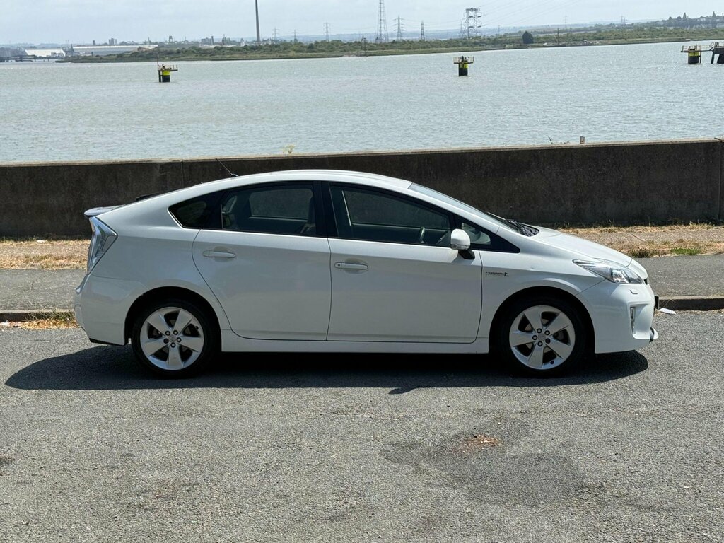 Toyota Prius Tspirit 5dr Red #14