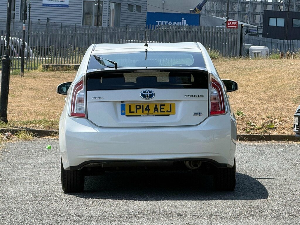 Toyota Prius Tspirit 5dr Red #13