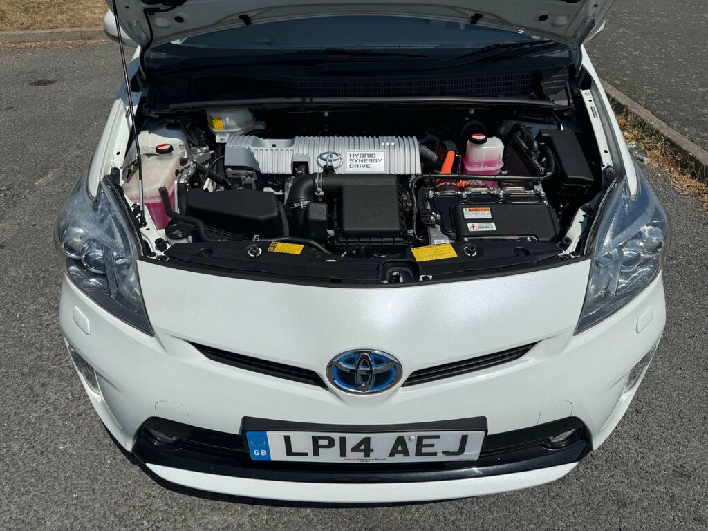 Toyota Prius Tspirit 5dr Red #21