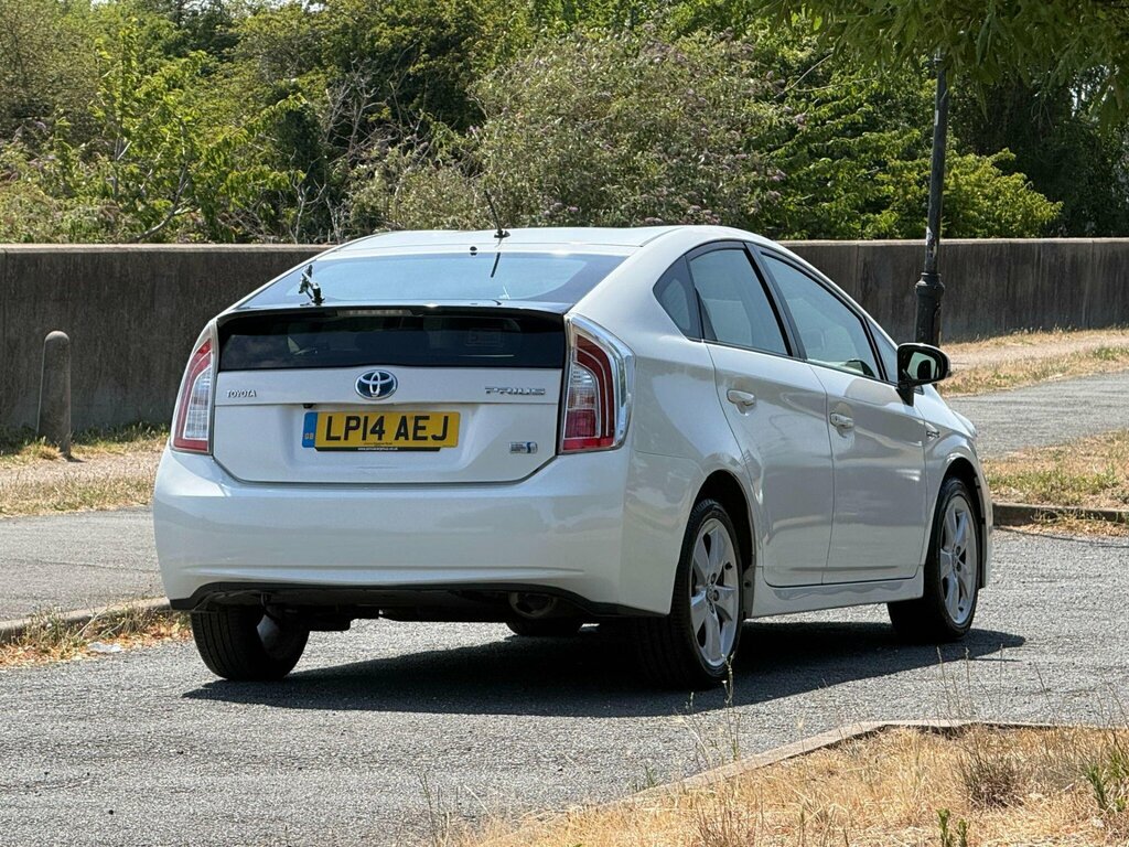 Toyota Prius Tspirit 5dr Red #15