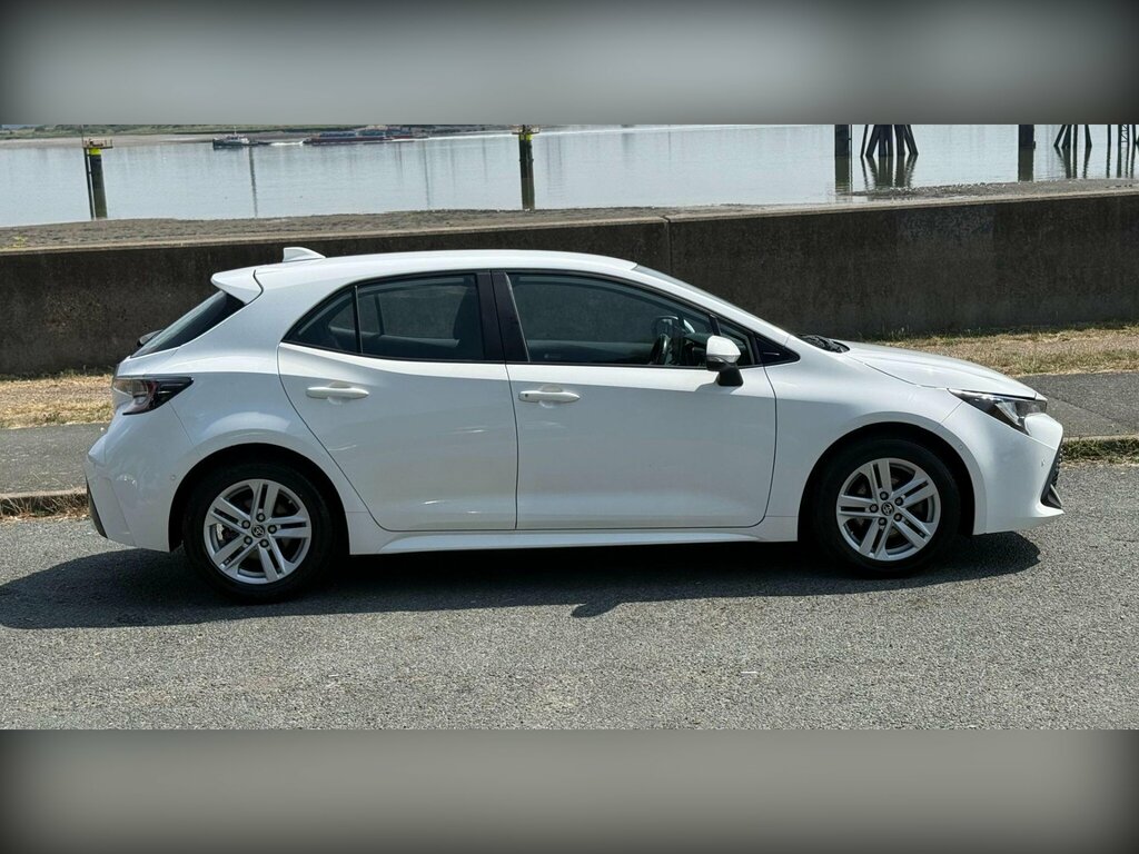 Toyota Corolla 1.8 Vvt-h Gpf Icon Tech Hatchback Hybri White #3