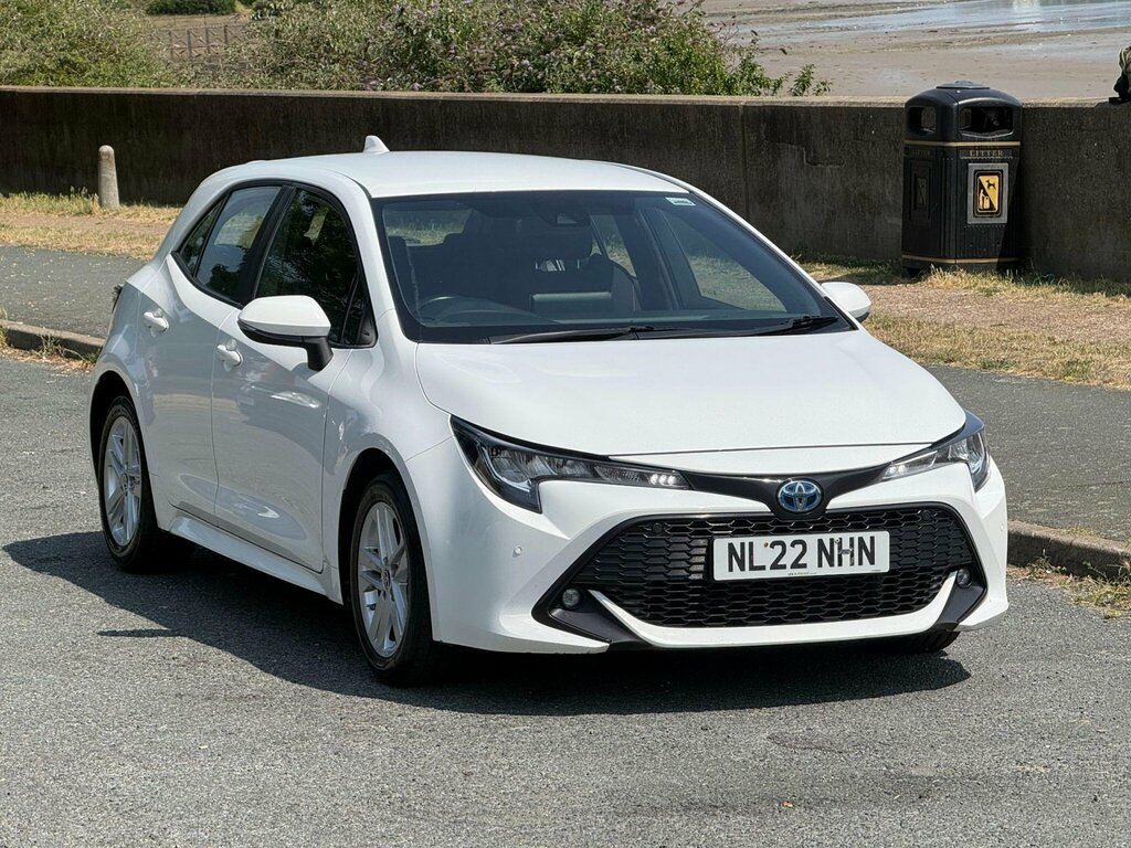 Toyota Corolla 1.8 Vvt-h Gpf Icon Tech Hatchback Hybri White
