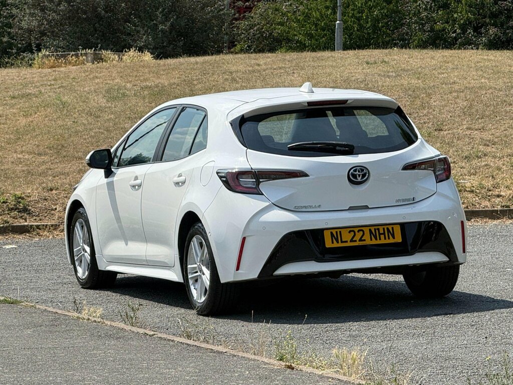 Toyota Corolla 1.8 Vvt-h Gpf Icon Tech Hatchback Hybri White #6