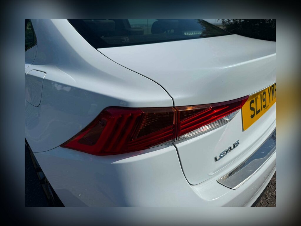 Lexus IS 300H Cvt White #23